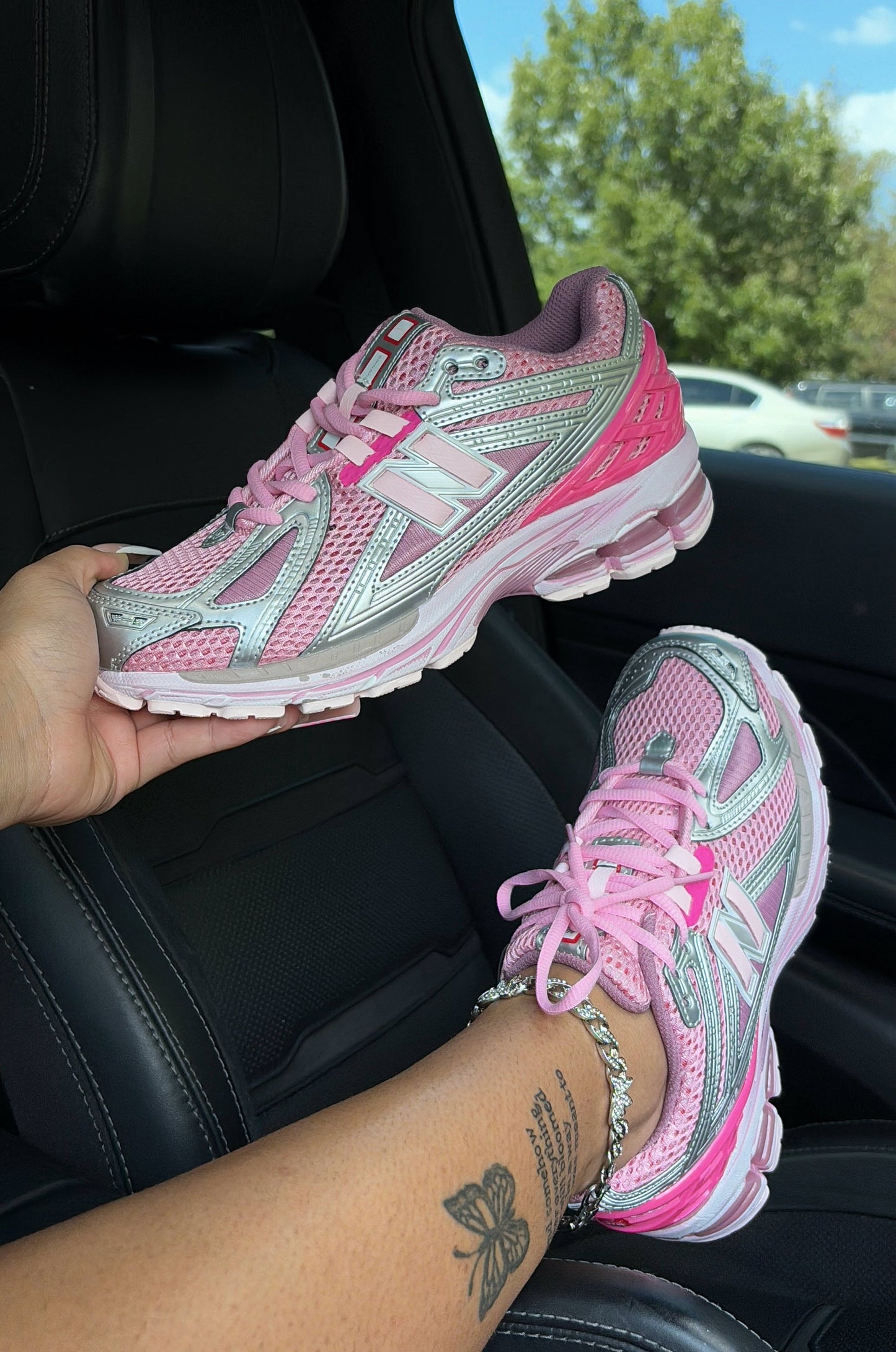 nb sneakers (pink & sliver)