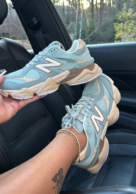 blue & brown nb sneakers