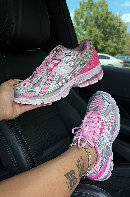 nb sneakers (pink & sliver)